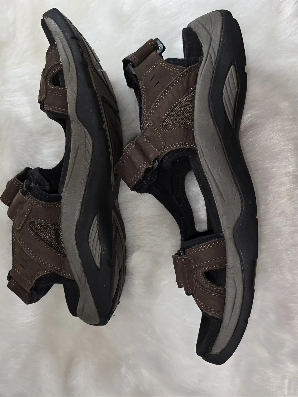 Abeo Mens Brown Adjustable Outdoor Sandals